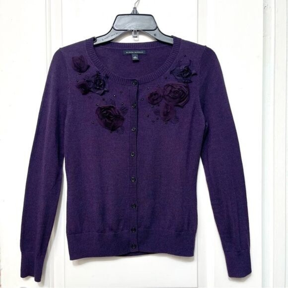 Banana Republic Merino Wool Purple Sweater With Floral Appliqué & Bead Detail S - Picture 2 of 7
